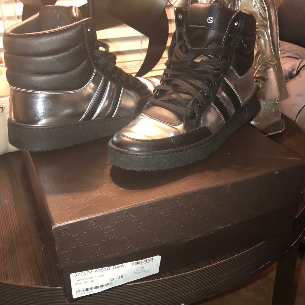 Women’s Gucci sneaker size 38